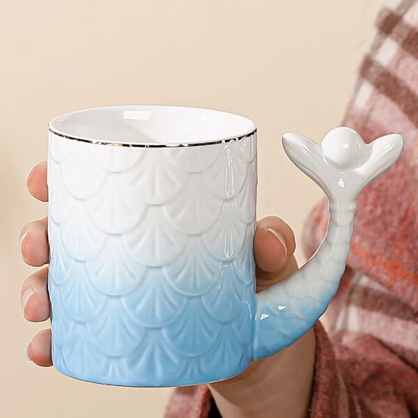 Cana cu capac din ceramica si lingurita Pufo Princess pentru cafea sau ceai, 300 ml, albastru