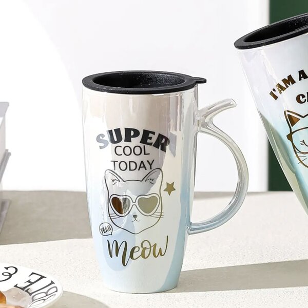 Cana inalta din ceramica cu capac Pufo Cool Today, pentru cafea sau ceai, 450 ml