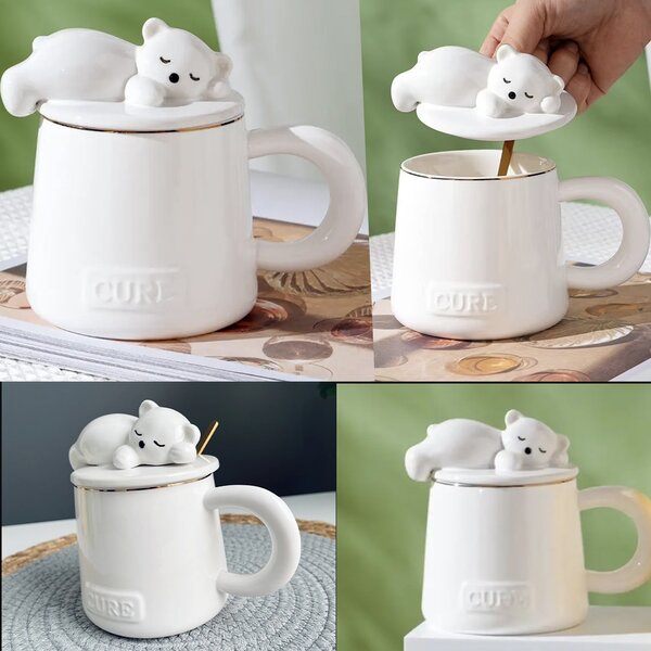 Cana cu capac din ceramica si lingurita Pufo Sleepy Bear pentru cafea sau ceai, 320 ml, alb