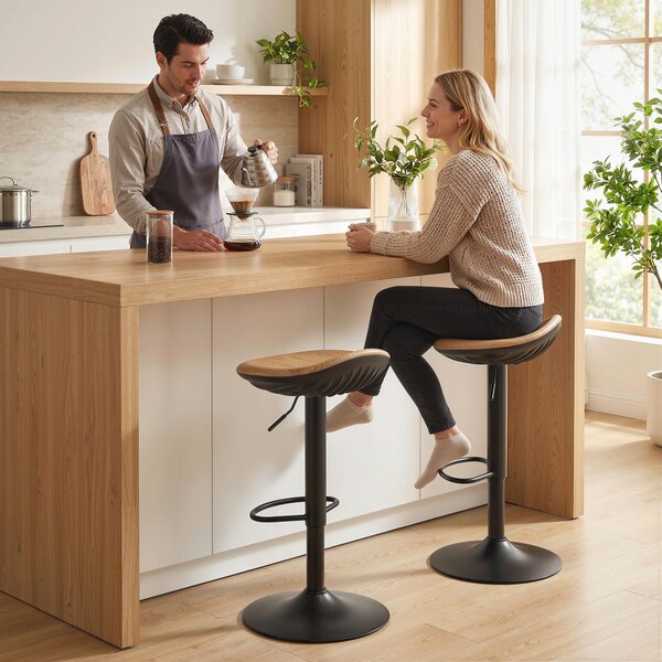 HOMCOM Set 2 scaune de bar din PU, reglabile pe înălțime, rotative 360°, cu suport pentru picioare, bază din oțel, efect lemn de stejar | Aosom Romania