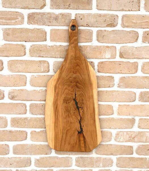 Oak Flow 68 – Platou din stejar masiv cu inserții de rășină neagră - 68x28 cm