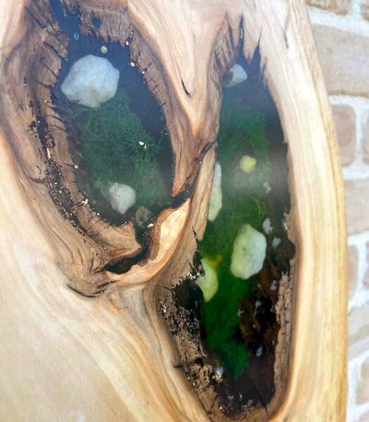 Platou „Titan Ash” – Frasin masiv cu inserții spectaculoase de rășină - 62x37x3 cm