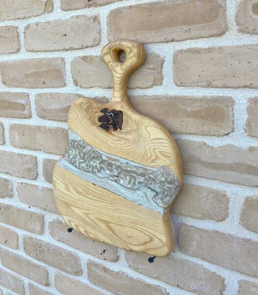 Platou „Ash Aura 40” – Frasin masiv și rășină epoxidică - 40x28 cm