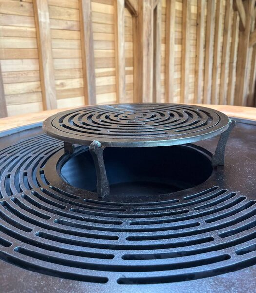 Grătar Fire Circle 1430mm + CADOU Platou de servire XL „Butcher Style”