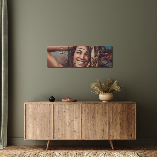 Tablou - Portretul unei femei tinere (cu ceas) (90x30 cm)