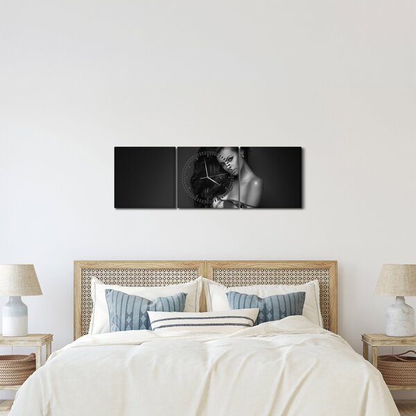 Tablou - Portretul unei femei seducătoare, alb-negru (cu ceas) (90x30 cm)