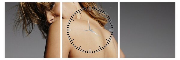 Tablou - Imaginea unei femei care face baie (cu ceas) (90x30 cm)