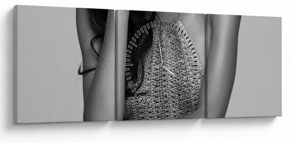 Tablou - Femeia stând jos (cu ceas) (90x30 cm)