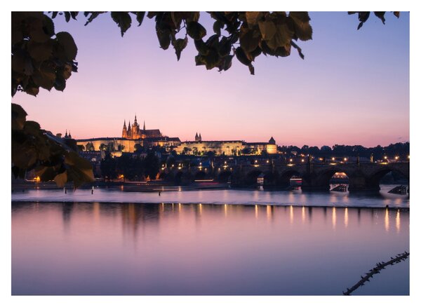 Tablou pe sticlă cu palatul din Praga și Vltava (70x50 cm)