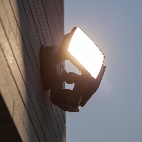 LUTEC Proiector exterior cu senzor LED CHIMERA, negru, 2 becuri, IP54, Negru, Plastic, Spot de perete