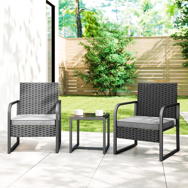Outsunny Set de Grădină 3 Piese din Rattan PE și Oțel, Set cu 2 Fotolii cu Perne Lavabile și Măsuță de Cafea cu Blat din Sticlă, Set de Mobilier pentru Balcon, Terasă sau Curte, Gri Închis și Negru | Aosom Romania