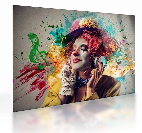 Tablou pe sticlă - Artista cu căști (70x50 cm)