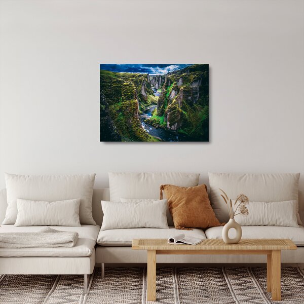 Tablou pe sticlă - Râu într-o vale stâncoasă (70x50 cm)