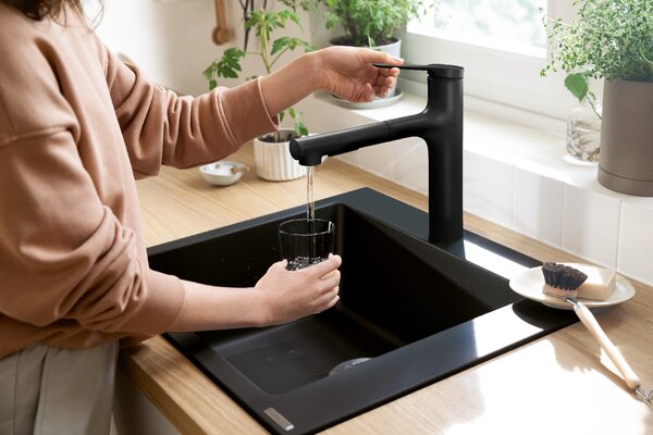 Hansgrohe Zesis M33 baterie bucătărie pe picior negru 74822670