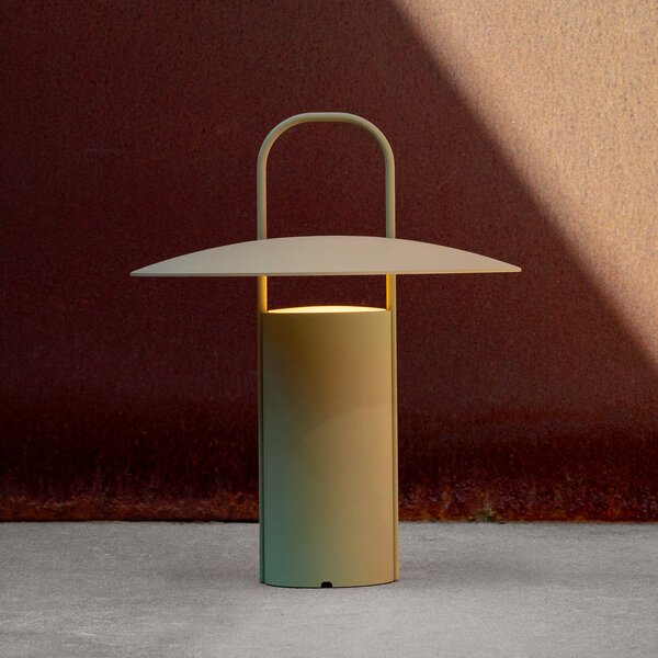 Audo Copenhagen Ray lampă de masă LED, portabilă, verde-praf, reglabil, Verde, Camera de zi / sufragerie, Metal, Design