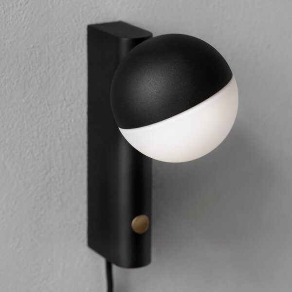 Northern Balancer mini LED de perete, negru, reglabil, Negru, Camera de zi / sufragerie, Metal, Design