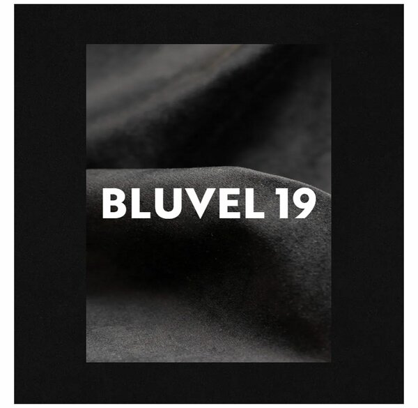 Scaun de masa tapițat FIGO, negru BLUVEL 19