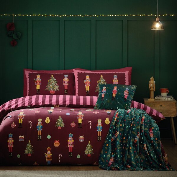 Lenjerie de pat roz-mov pentru pat de o persoană 135x200 cm Nutcracker Stripe – Catherine Lansfield