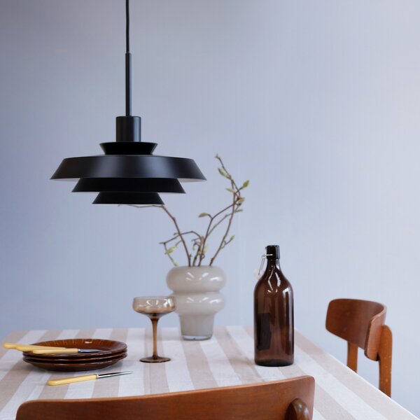 Dyberg Larsen DL30 lampă suspendată Ø 30 cm negru, reglabil, Negru, Camera de zi / sufragerie, Metal, Scandinavă