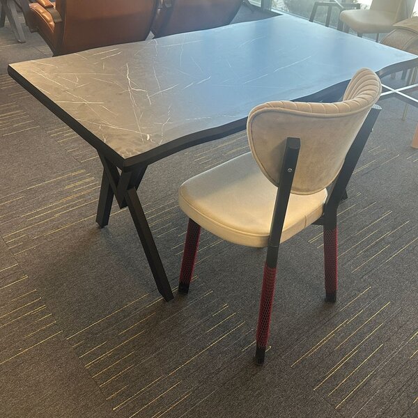 Masa de bucatarie Barton Neagra din MDF 140 cm