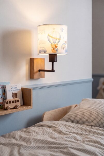 Brilagi - Lampă de perete BOBO WOOD 1xE27/25W/230V stejar/negru/alb/albastru/ursuleți