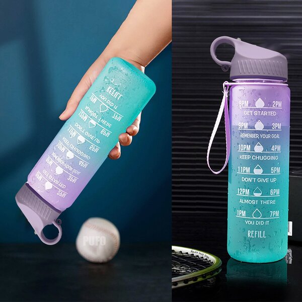 Sticla apa gradata Pufo Motivational pentru sport, fitness, antrenamente, cu pai inclus, 500 ml, mov/verde