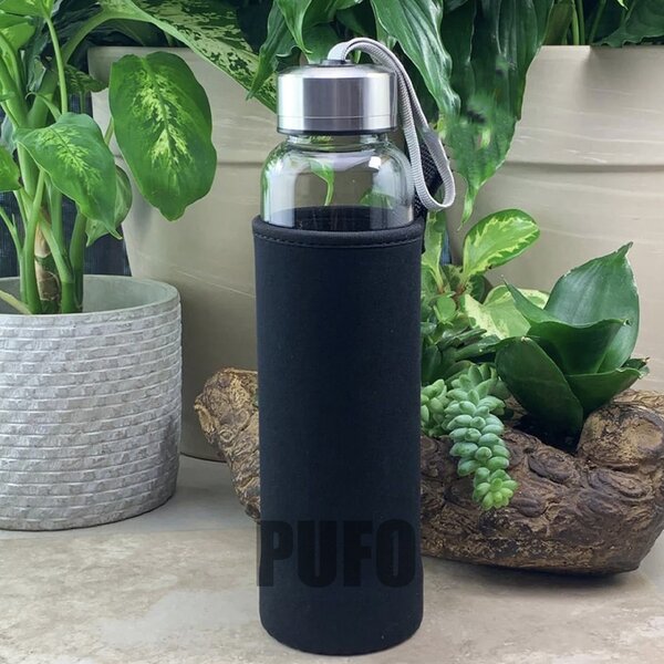 Sticla Pufo pentru apa sau lichide din material borosilicat, cu husa, capac etans, 500 ml