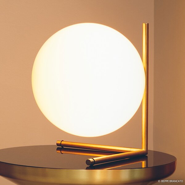 FLOS IC T2 lampă de masă, alamă periat, reglabil, Auriu / Alamă, Camera de zi / sufragerie, Metal, Design