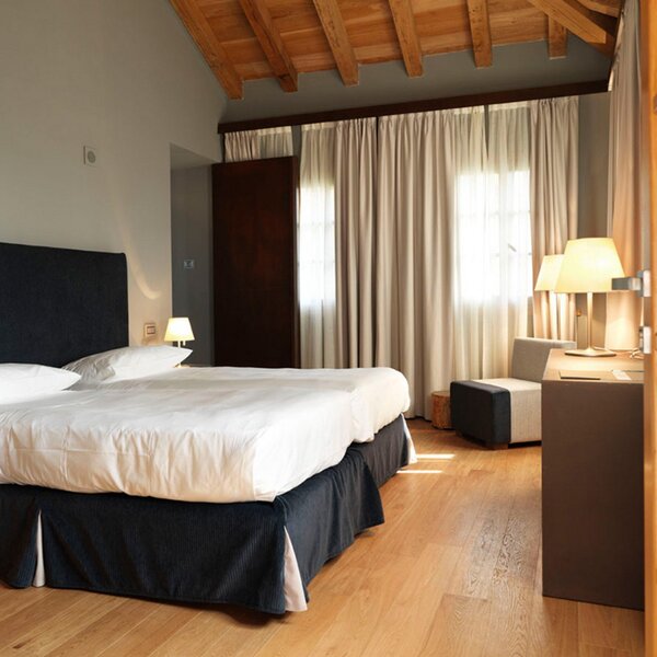 Lampadar Artemide, Melampo, Bej, Camera de zi, Țesătură / Textil, Design