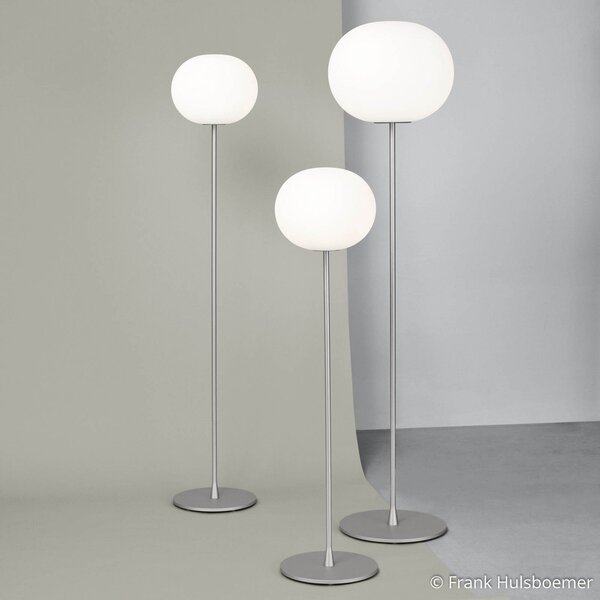 FLOS Glo-Ball Floor 3 lampadar, argintiu mat, reglabil, Metalic, Camera de zi / sufragerie, Sticlă, Design, glob