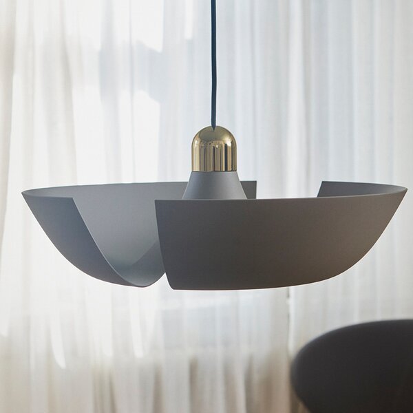 AYTM Lampă suspendată Cycnus, taupe, Ø 45 cm, aluminiu, E27, reglabil, Gri, Camera de zi / sufragerie, Aluminiu, Design