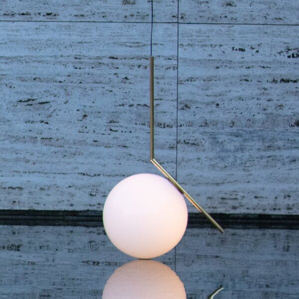 FLOS Lampă suspendată IC S2 10th Anniversary, placată cu aur de 24 carate, reglabil, Auriu / Alamă, Camera de zi / sufragerie, Metal, Design, glob