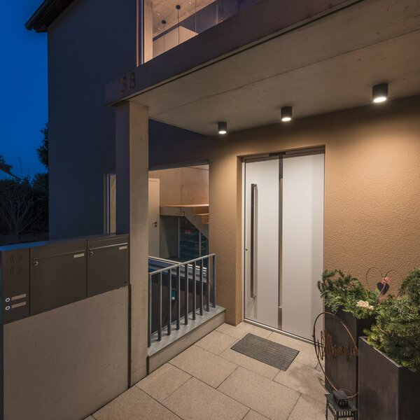 SLV Plafonieră Sitra pentru exterior, antracit, aluminiu, Ø 10 cm, reglabil, Negru, Aluminiu, Modern