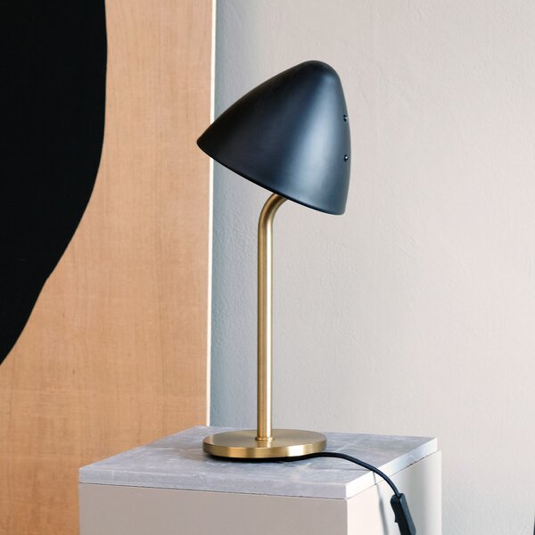 Dyberg Larsen Lampa de masă Oulu, negru/alamă, înălțime 47 cm, Negru, Camera de zi / sufragerie, Metal, Design