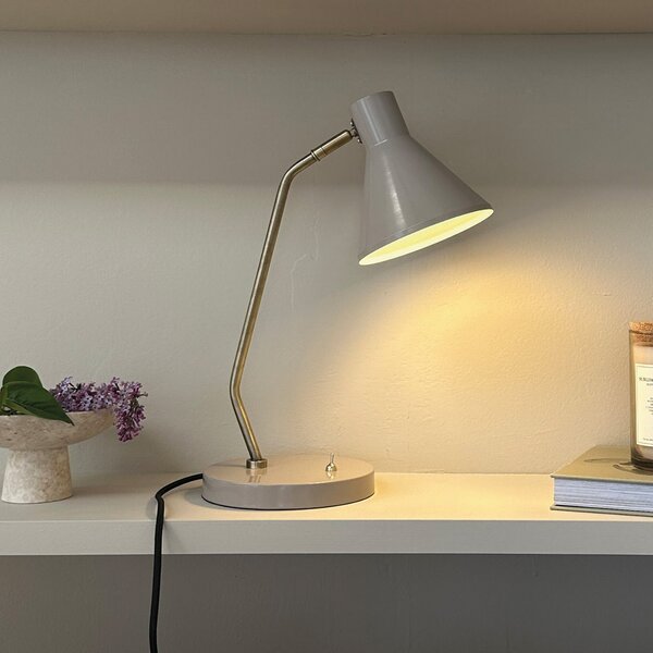 Dyberg Larsen Lampă de masă Sleep, maro, înălțime 43,3 cm, oțel, Gri, Camera de zi / sufragerie, Metal, Design