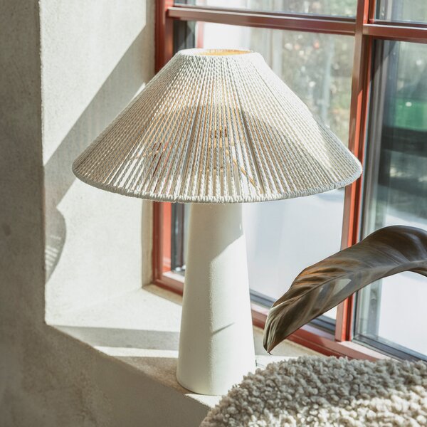 Markslöjd Favoro lampă de masă, crem, înălțime 50 cm, ceramică, textil, Bej, Camera de zi / sufragerie, Ceramică