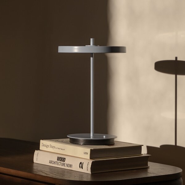 UMAGE Lampa de masă cu baterie LED Asteria Move, albastru deschis, 31 cm, reglabil, Albastru, Camera de zi / sufragerie, Metal, Design