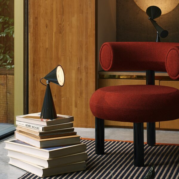 Tom Dixon Lampa de masă cu baterie LED Pose, antracit, înălțime 25 cm, reglabil, Negru, Camera de zi / sufragerie, Plastic, Design
