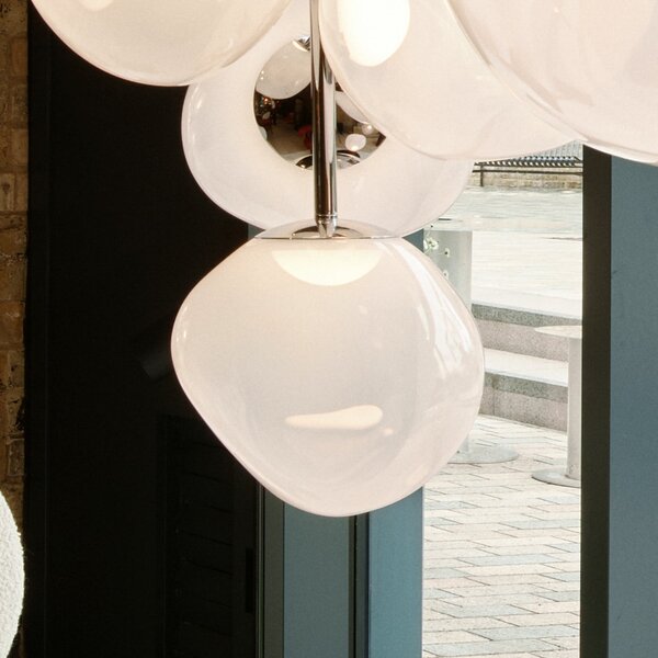 Tom Dixon Dixon, lampă suspendată LED Melt, Ø 28 cm, opal/argintiu, reglabil, Alb, Camera de zi / sufragerie, Plastic, Design