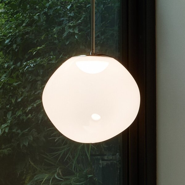 Tom Dixon Lampă suspendată LED Melt, Ø 50 cm, opal/auriu, reglabil, Alb, Camera de zi / sufragerie, Plastic, Design