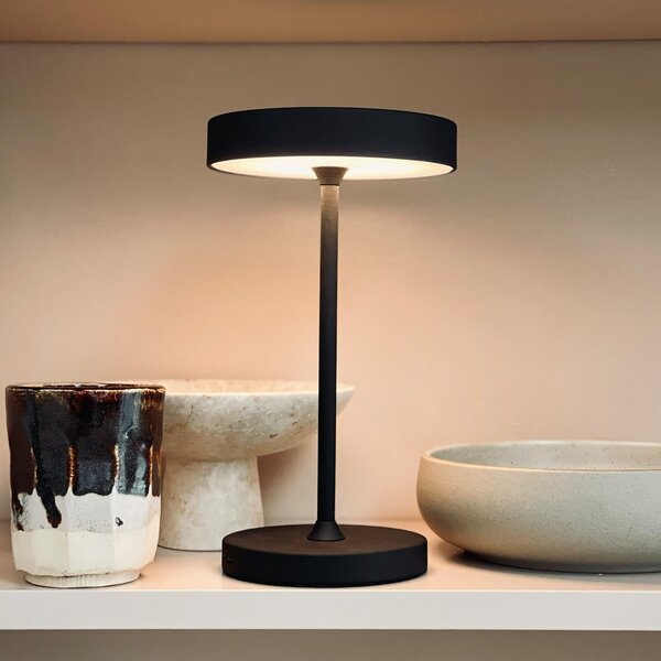 Dyberg Larsen Lampa de masă LED Starlight, negru, înălțime 26 cm, reglabil, Negru, Camera de zi / sufragerie, Metal, Design
