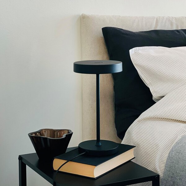 Dyberg Larsen Lampa de masă LED Starlight, negru, înălțime 26 cm, reglabil, Negru, Camera de zi / sufragerie, Metal, Design