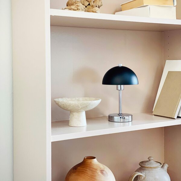 Dyberg Larsen Lampă de masă cu LED și baterie Malmö, înălțime 23 cm, metal, reglabil, Metalic, Camera de zi / sufragerie, Metal, Design