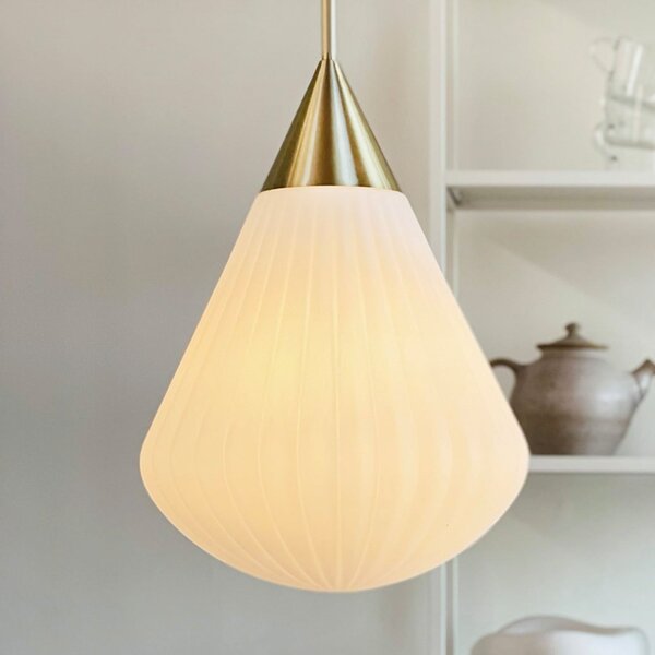 Dyberg Larsen Lampă suspendată Ballon, Ø 33 cm alb/culoare alamă, reglabil, Alb, Camera de zi / sufragerie, Sticlă, Design
