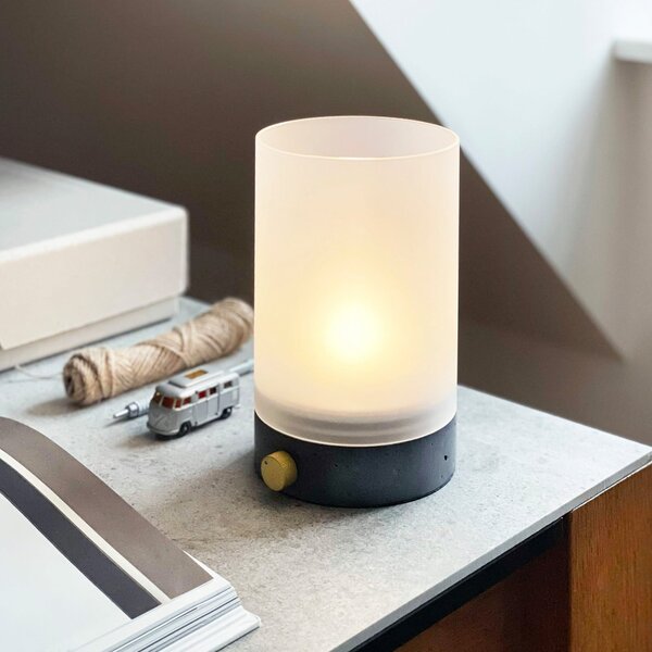 Dyberg Larsen Lampă de masă cu LED și baterie reîncărcabilă Cozy, înălțime 20,5, reglabil, Gri, Camera de zi / sufragerie, Beton, Design