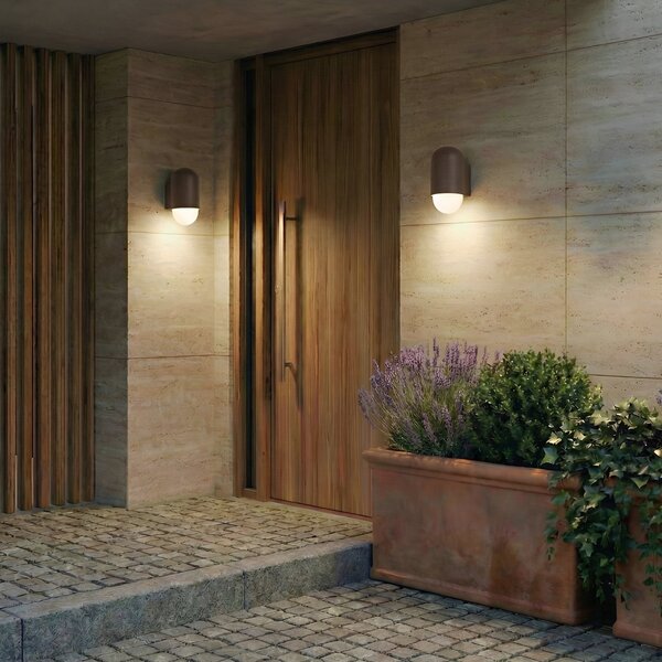 Lindby Aplică de exterior Pilva, maro, metal, IP44, E27, reglabil, Maro / Rugină, Aluminiu, Modern