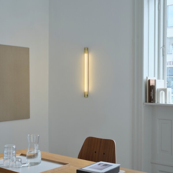 GEJST aplică de perete Radent, culoare alamă, înălțime 70 cm, G13 LED, reglabil, Auriu / Alamă, Camera de zi / sufragerie, Metal