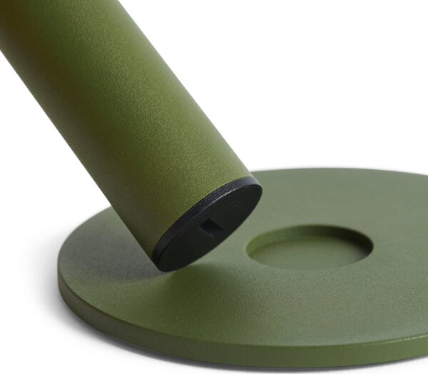 HAY Lampa de masă cu baterie LED HOST PORTABLE, verde măslin, 22 cm, IP44, reglabil, Verde, Camera de zi / sufragerie, Aluminiu, Modern