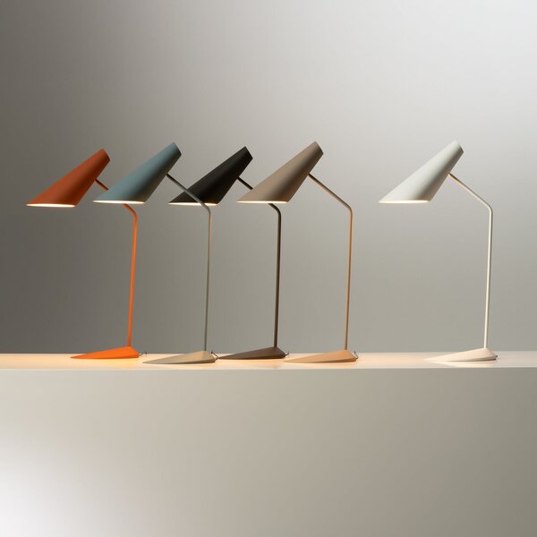 Vibia Lampa de masă LED I.Cono, roșu-maro, înălțime 56 cm, 2.700 K, reglabil, Maro / Rugină, Camera de zi / sufragerie, Plastic, Design