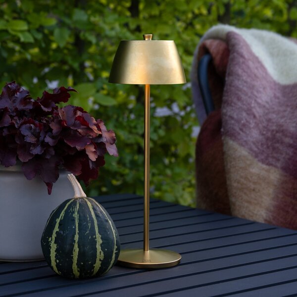Konstsmide Lampa de masă cu LED și baterie Eze, auriu mat, 32 cm, IP54, USB, reglabil, Auriu / Alamă, Camera de zi / sufragerie, Aluminiu, Modern